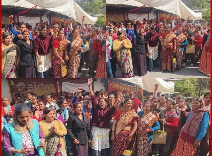 आंदोलनकारी महिलाओं ने लिखित आदेश जारी होने पर मनाया जश्न