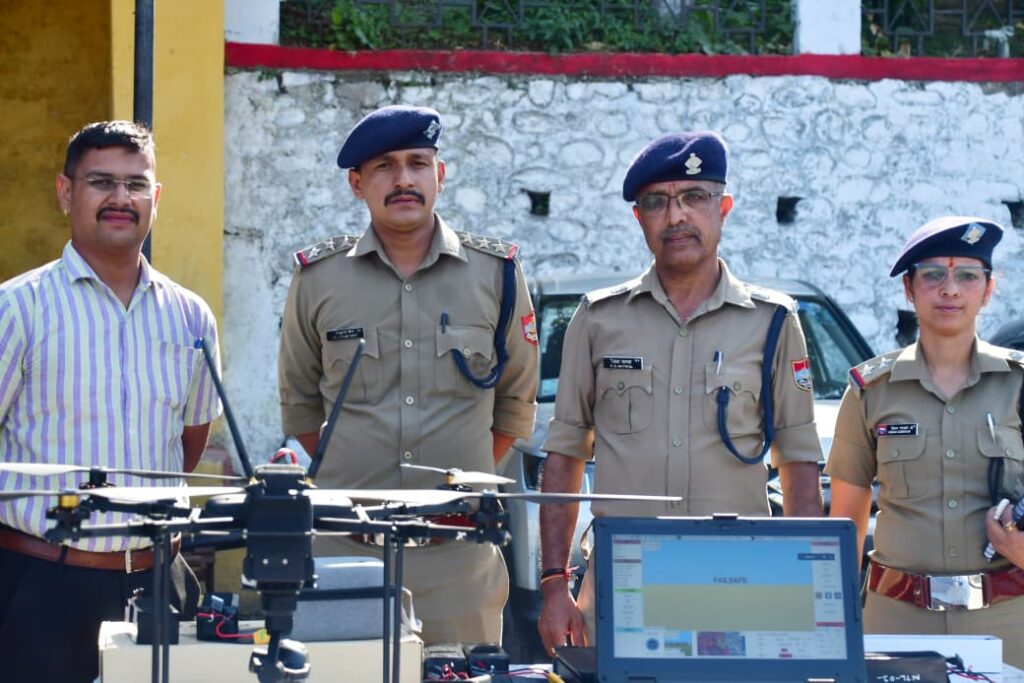 नैनीताल पुलिस को मिले अत्याधुनिक ड्रोन्स
