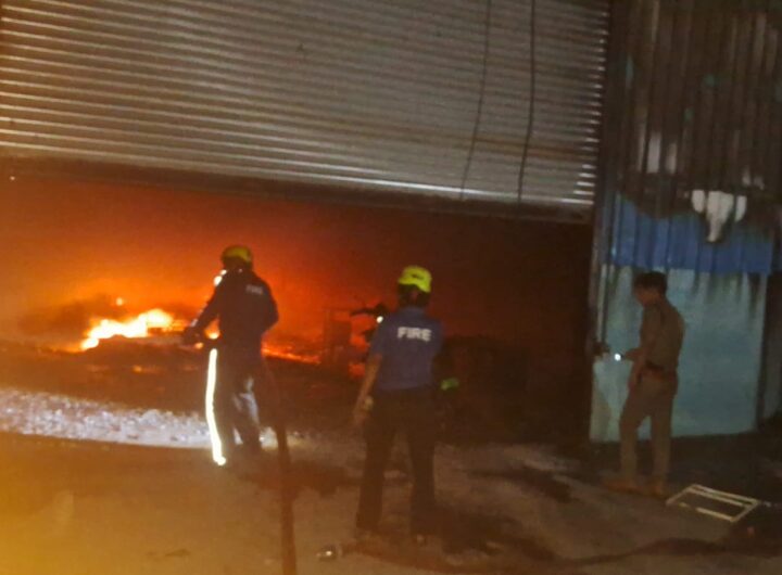 हल्द्वानी: रामपुर रोड अमेज़न स्टोर में लगी भीषण आग