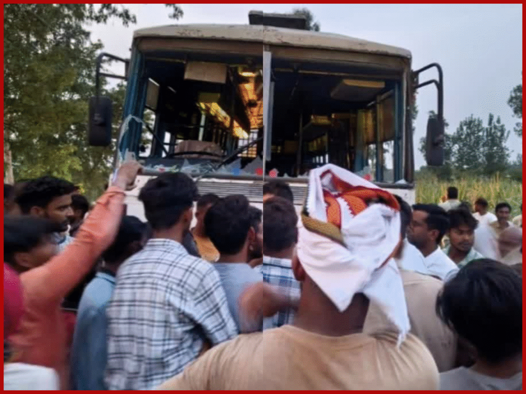 तेज रफ्तार बस ने दो किशोरों को रौंदा